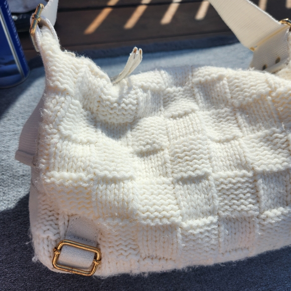 Cozy Checkerboard Knit Shoulder Bag - Chic Ivory Woven Texture - Picture 10 of 10
